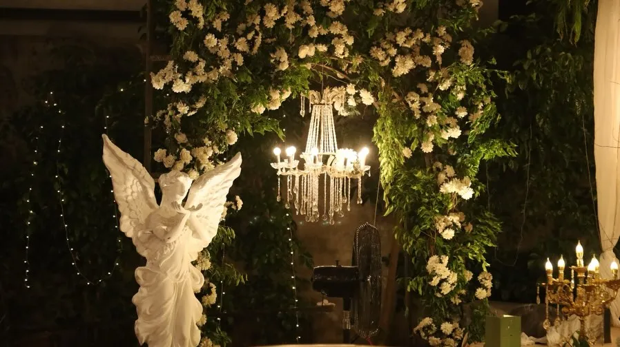 Floral tree with chandeliers by Events by OT
